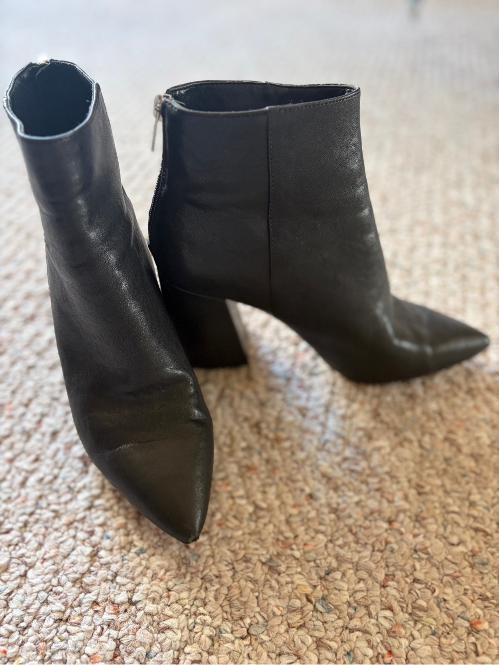 Vince Camuto Womens Black Leather Pointed Toe Ankle Bootie Boots Size US 8.5